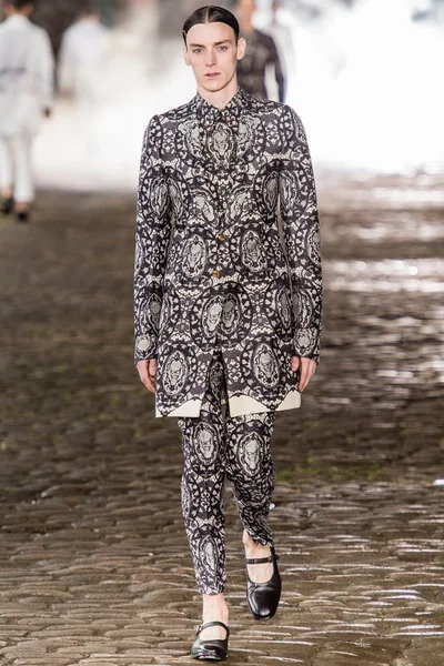 Look 14
